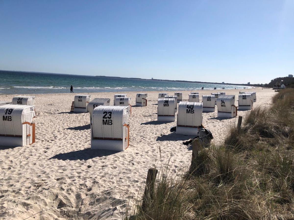 Strandchalet Scharbeutz Exteriör bild